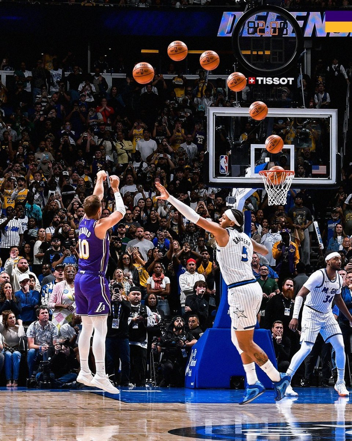 湖人客场险胜魔术 肯纳德三分绝杀助队豪取9连胜