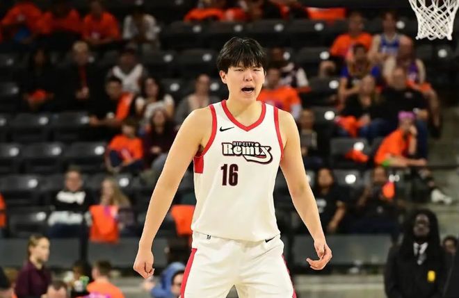 杨瀚森半场18分助混音队106-101险胜马刺