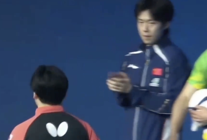 王楚钦逆转松岛辉空夺冠 日本选手赛后冷脸引争