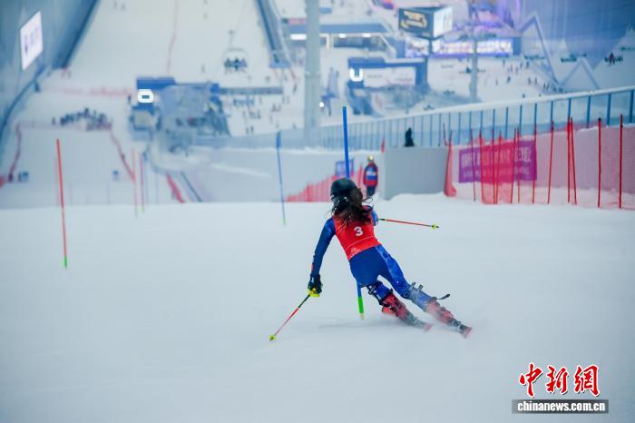 深圳首场国际室内滑雪锦标赛圆满落幕 12国选手